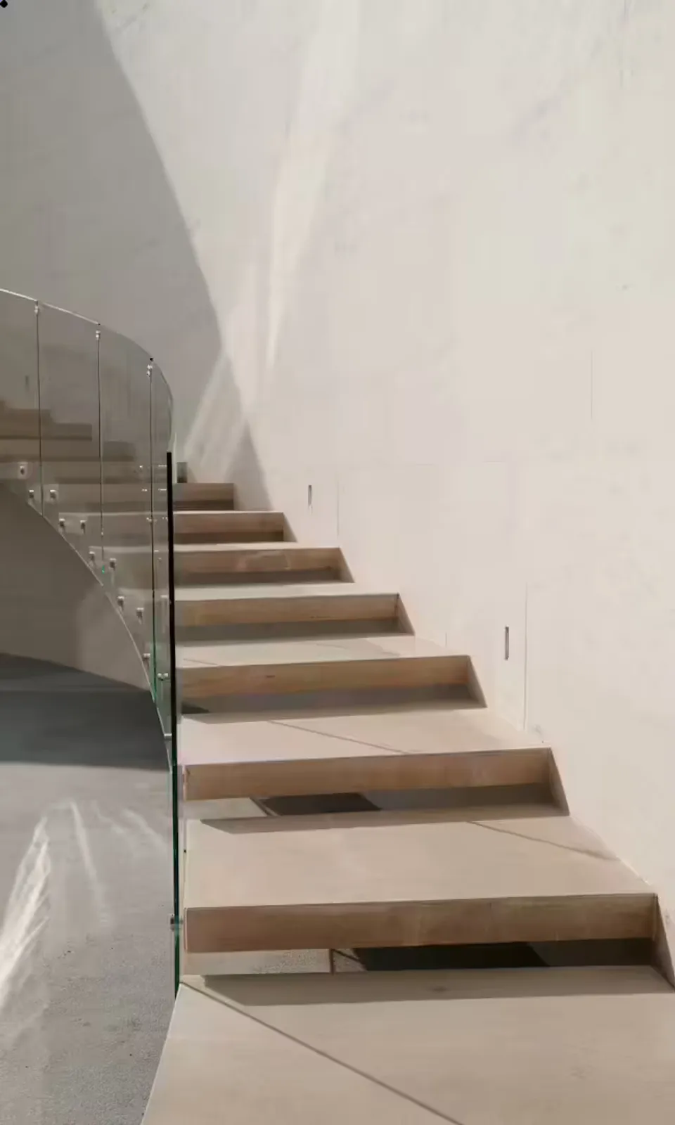Luxury floating staircase installation in Miami