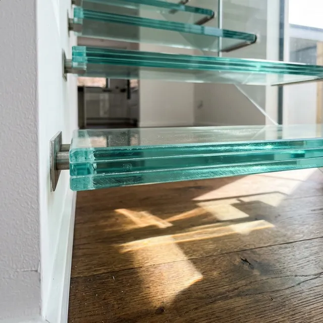 Glass Tread Cantilevered Systems in Miami, FL